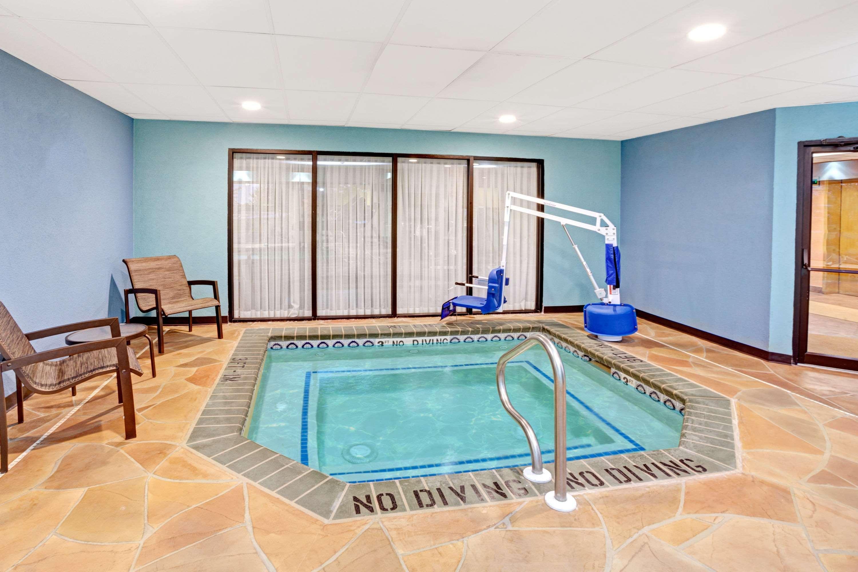 Wingate By Wyndham Tinley Park Hotel Exterior photo
