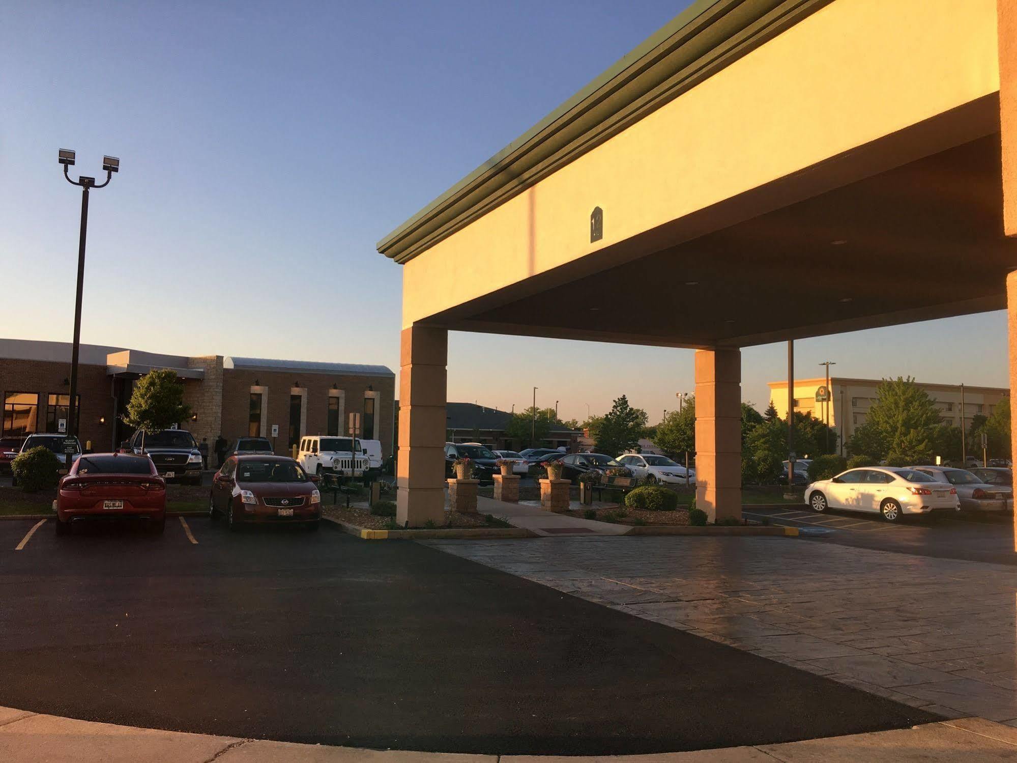 Wingate By Wyndham Tinley Park Hotel Exterior photo